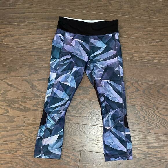 Lululemon Pace Rival Pretty Prism Multi 22” Crop Size 4 - Picture 1 of 10